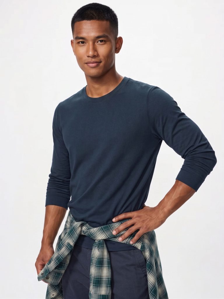 Áo giữ nhiệt nam cổ tròn loại thường vải mỏng Uniqlo Heattech màu xanh đen 69 NAVY