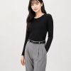 Áo giữ nhiệt nữ cổ tròn Uniqlo Heattech Ultra Warm Nhật Bản màu đen 09 BLACK